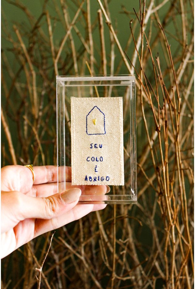 Quadro Acrilico Bordado Seu Colo e Abrigo Mercatto